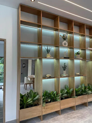 Puerta de madera a medida en Medellín